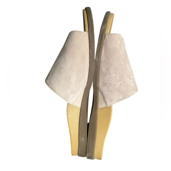 Vionic Roni Ruffled Slide Suede Sandals Size 8.5 - Picture 3 of 5